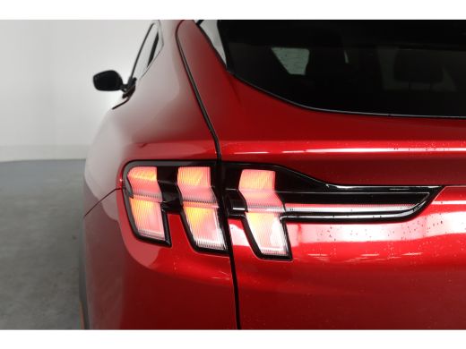 Ford Mustang Mach-E Mach-E RWD 75 kWh | Dealer Onderhouden! | 1e Eigenaar! | Leder | Winterpack | Camera | Clima | Cr... ActivLease financial lease