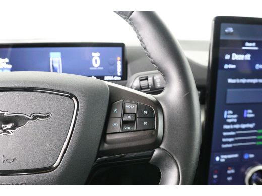 Ford Mustang Mach-E Mach-E RWD 75 kWh | Dealer Onderhouden! | 1e Eigenaar! | Leder | Winterpack | Camera | Clima | Cr... ActivLease financial lease