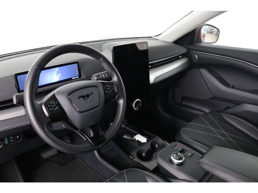 Ford Mustang Mach-E Mach-E RWD 75 kWh | Dealer Onderhouden! | 1e Eigenaar! | Leder | Winterpack | Camera | Clima | Cr... ActivLease financial lease