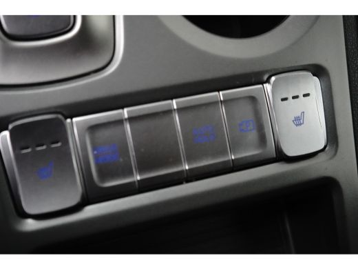 Hyundai Kona Comfort 64 kWh | Achterbank in delen neerklapbaar | Achteruitrijcamera | Airco (automatisch) ActivLease financial lease