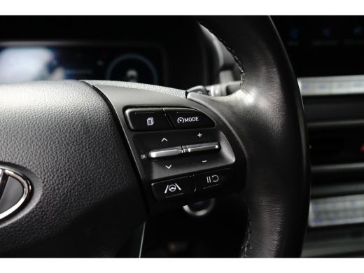 Hyundai Kona Comfort 64 kWh | Achterbank in delen neerklapbaar | Achteruitrijcamera | Airco (automatisch) ActivLease financial lease