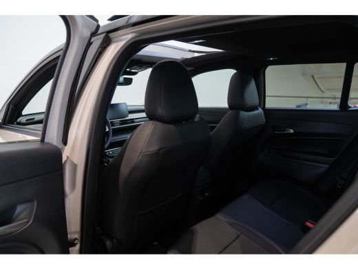 Jeep Avenger Summit 54 kWh | Tot 8 Jaar Garantie | Warmtepomp | Schuif-kanteldak | Navigatie | Stoelverwarming... ActivLease financial lease