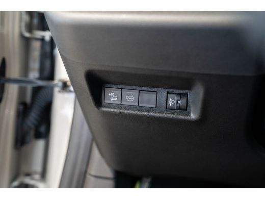Jeep Avenger Summit 54 kWh | Tot 8 Jaar Garantie | Warmtepomp | Schuif-kanteldak | Navigatie | Stoelverwarming... ActivLease financial lease