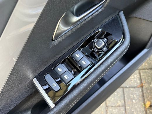 Opel Astra 1.2 Turbo 145 PK Hybrid GS | ELEK. SCHUIF-/KANTELDAK| SFEERVERLICHTING| 360* CAMERA| AGR COMFORTS... ActivLease financial lease
