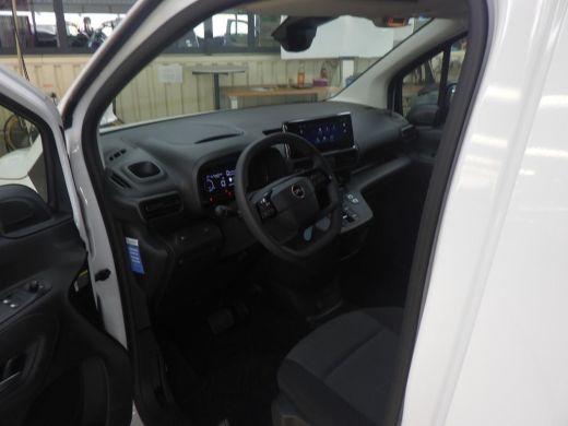 Opel Combo-e 136 L1 50kWh | Fase 3 laden | SOH 99% | Navi by app | Apple carplay | Camera | Nieuw model | 3.30... ActivLease financial lease