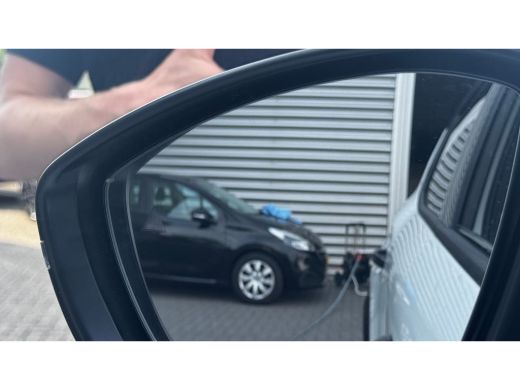 Opel Frontera GS | 17" Lichtmetalen velgen in Zwart met 215/60 R17 banden | Achteruitrijcamera | Dode hoek waar... ActivLease financial lease