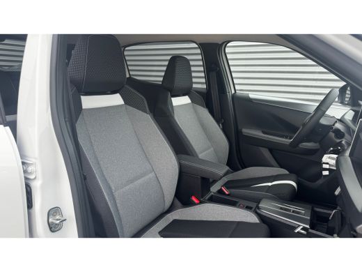 Opel Frontera GS | 17" Lichtmetalen velgen in Zwart met 215/60 R17 banden | Achteruitrijcamera | Dode hoek waar... ActivLease financial lease