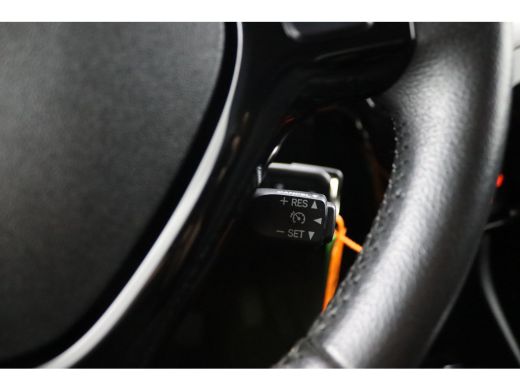 Peugeot 108 1.0 e-VTi Allure | Climate Control | CarPlay/Android Auto | Camera | Lichtmetalen Velgen | Metall... ActivLease financial lease