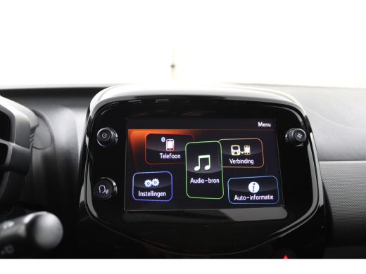 Peugeot 108 1.0 e-VTi Allure | Climate Control | CarPlay/Android Auto | Camera | Lichtmetalen Velgen | Metall... ActivLease financial lease
