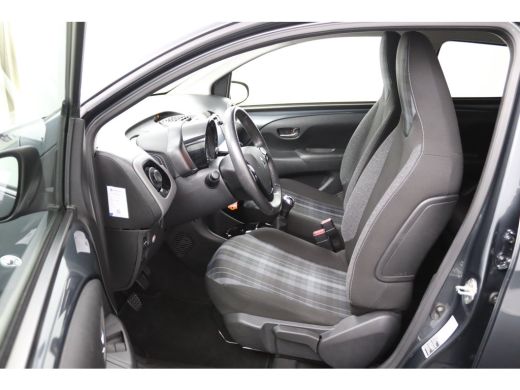 Peugeot 108 1.0 e-VTi Allure | Climate Control | CarPlay/Android Auto | Camera | Lichtmetalen Velgen | Metall... ActivLease financial lease