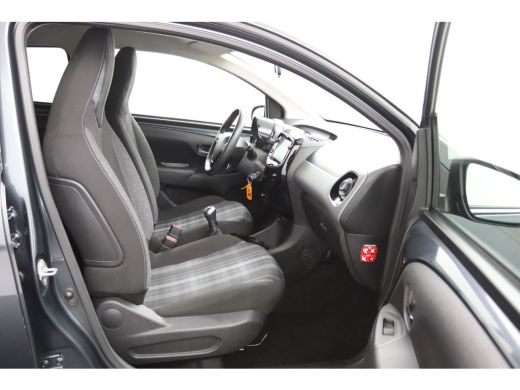 Peugeot 108 1.0 e-VTi Allure | Climate Control | CarPlay/Android Auto | Camera | Lichtmetalen Velgen | Metall... ActivLease financial lease