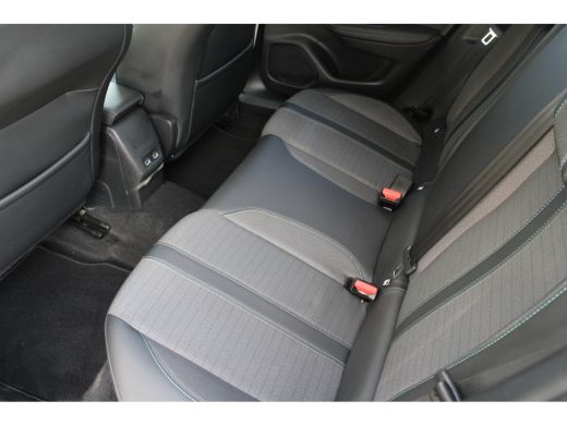 Peugeot 2008 1.2 PureTech 130pk EAT8 Allure Pack | Automaat | Navigatie | Camera | Apple carplay | NL auto | K... ActivLease financial lease