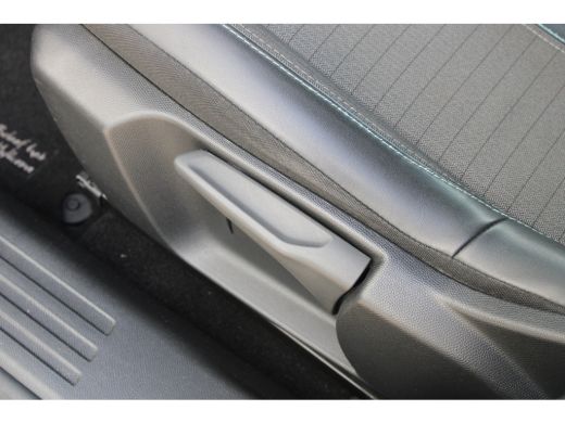 Peugeot 2008 1.2 PureTech 130pk EAT8 Allure Pack | Automaat | Navigatie | Camera | Apple carplay | NL auto | K... ActivLease financial lease