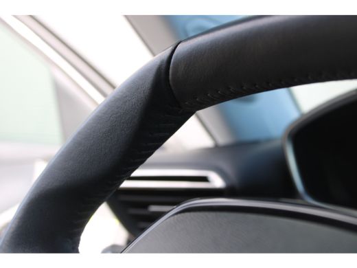 Peugeot 2008 1.2 PureTech 130pk EAT8 Allure Pack | Automaat | Navigatie | Camera | Apple carplay | NL auto | K... ActivLease financial lease