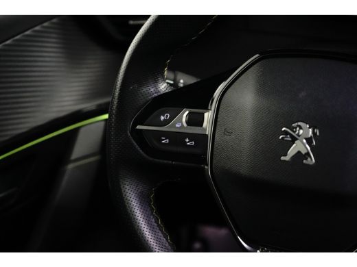 Peugeot 208 1.2 PureTech GT Pack | Navi | Alcantara | Verw. stoelen + Massage | Camera | Keyless | Ad. Cruise | ActivLease financial lease