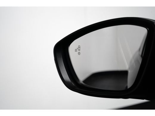 Peugeot 208 1.2 PureTech GT Pack | Navi | Alcantara | Verw. stoelen + Massage | Camera | Keyless | Ad. Cruise | ActivLease financial lease