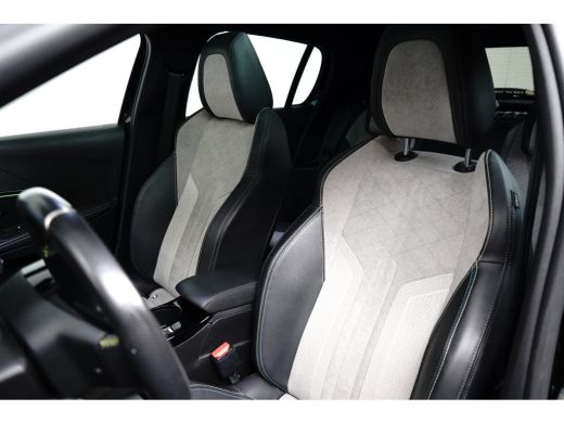 Peugeot 208 1.2 PureTech GT Pack | Navi | Alcantara | Verw. stoelen + Massage | Camera | Keyless | Ad. Cruise | ActivLease financial lease