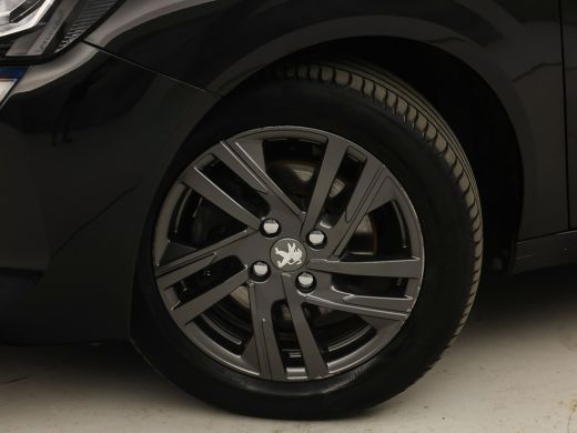 Peugeot 208 1.2 PureTech Sport Automaat (APPLE CARPLAY, KEYLESS, PARKEERSENSOREN, SPORTSTOELEN, CRUISE, LANE ... ActivLease financial lease