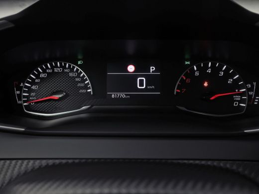 Peugeot 208 1.2 PureTech Sport Automaat (APPLE CARPLAY, KEYLESS, PARKEERSENSOREN, SPORTSTOELEN, CRUISE, LANE ... ActivLease financial lease