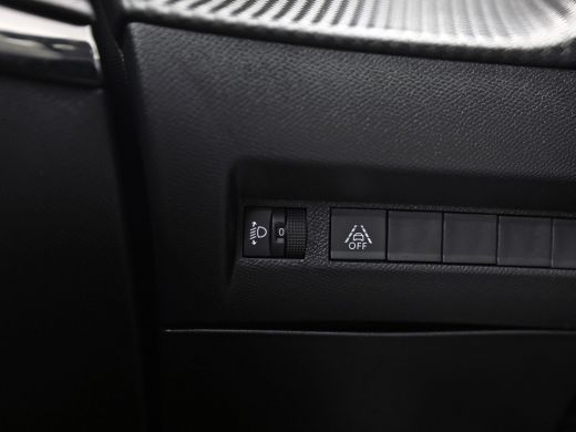Peugeot 208 1.2 PureTech Sport Automaat (APPLE CARPLAY, KEYLESS, PARKEERSENSOREN, SPORTSTOELEN, CRUISE, LANE ... ActivLease financial lease