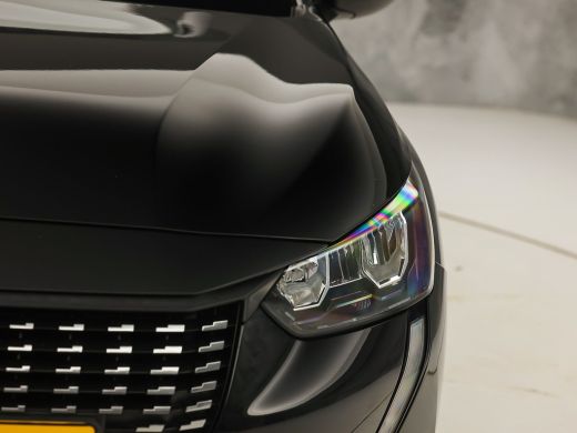 Peugeot 208 1.2 PureTech Sport Automaat (APPLE CARPLAY, KEYLESS, PARKEERSENSOREN, SPORTSTOELEN, CRUISE, LANE ... ActivLease financial lease