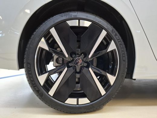 Peugeot 308 1.2 Hybrid 145 e-DCS6 GT | Panorama/schuifdak | Luxe stoelen | Focal | Trekhaak | Nieuw model | 5... ActivLease financial lease
