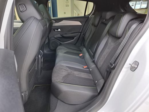 Peugeot 308 1.2 Hybrid 145 e-DCS6 GT | Panorama/schuifdak | Luxe stoelen | Focal | Trekhaak | Nieuw model | 5... ActivLease financial lease