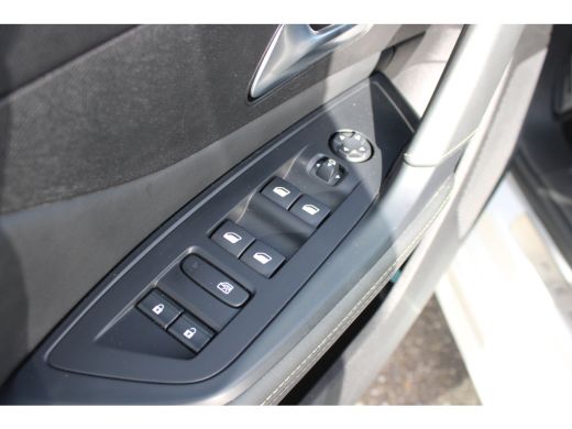 Peugeot 308 1.2 PureTech 130pk EAT8 GT | Automaat | Panorama/schuifdak | Focal | Navigatie | Camera voor + ac... ActivLease financial lease
