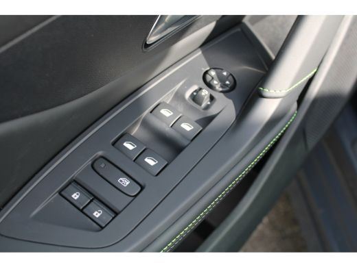 Peugeot 308 SW 1.6 Plug-in Hybrid 195pk GT | Automaat | Panorama/schuifdak | Navigatie | Camera | Trekhaak | ... ActivLease financial lease