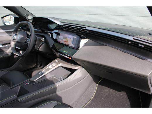 Peugeot 308 SW 1.6 Plug-in Hybrid 195pk GT | Automaat | Panorama/schuifdak | Navigatie | Camera | Trekhaak | ... ActivLease financial lease