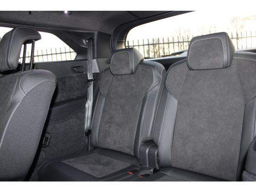 Peugeot 5008 1.2 Hybrid 145 GT | Automaat | Navigatie | Camera | Panorama/schuifdak | Massage | Alcantara | ActivLease financial lease