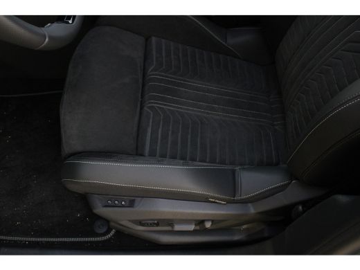 Peugeot 5008 1.2 Hybrid 145 GT | Automaat | Navigatie | Camera | Panorama/schuifdak | Massage | Alcantara | ActivLease financial lease