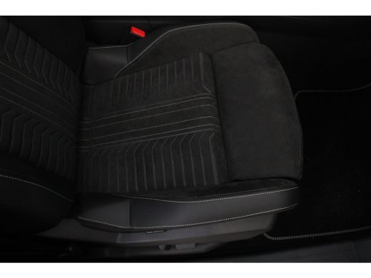 Peugeot 5008 1.2 Hybrid 145 GT | Automaat | Navigatie | Camera | Panorama/schuifdak | Massage | Alcantara | ActivLease financial lease