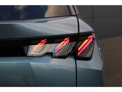 Peugeot 5008 1.2 Hybrid 145 GT | Automaat | Navigatie | Camera | Panorama/schuifdak | Massage | Alcantara | ActivLease financial lease