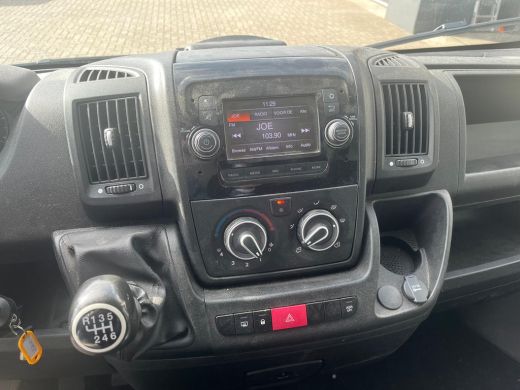 Peugeot Boxer 335 2.2 BlueHDi 140 L2H2 Premium | Sortimo | Camera | Trekhaak | | 2 zitplaatsen rechtsvoor | Ach... ActivLease financial lease