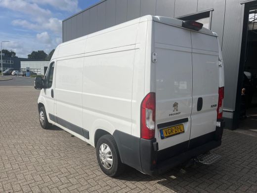 Peugeot Boxer 335 2.2 BlueHDi 140 L2H2 Premium | Sortimo | Camera | Trekhaak | | 2 zitplaatsen rechtsvoor | Ach... ActivLease financial lease