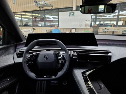 Peugeot e-5008 GT Avantage 73 kWh 7p | Fase 3 laden | SOH 100% | Luxe stoelen | Elektrische verstelbare stoelen ... ActivLease financial lease