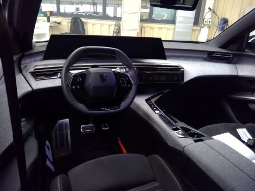 Peugeot e-5008 GT Avantage 73 kWh 7p | Fase 3 laden | SOH 100% | Luxe stoelen | Elektrische verstelbare stoelen ... ActivLease financial lease