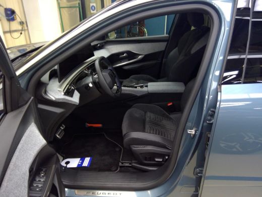 Peugeot e-5008 GT Avantage 73 kWh 7p | Fase 3 laden | SOH 100% | Luxe stoelen | Elektrische verstelbare stoelen ... ActivLease financial lease
