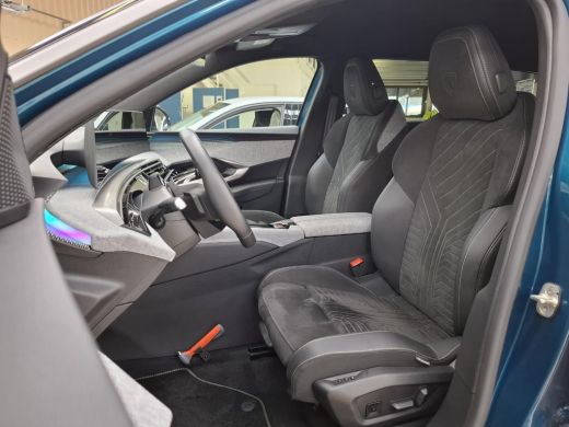 Peugeot e-5008 GT Avantage 73 kWh 7p | Fase 3 laden | SOH 97% | Luxe stoelen | Elektrische verstelbare stoelen |... ActivLease financial lease