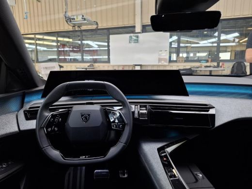 Peugeot e-5008 GT Avantage 73 kWh 7p | Fase 3 laden | SOH 97% | Luxe stoelen | Elektrische verstelbare stoelen |... ActivLease financial lease