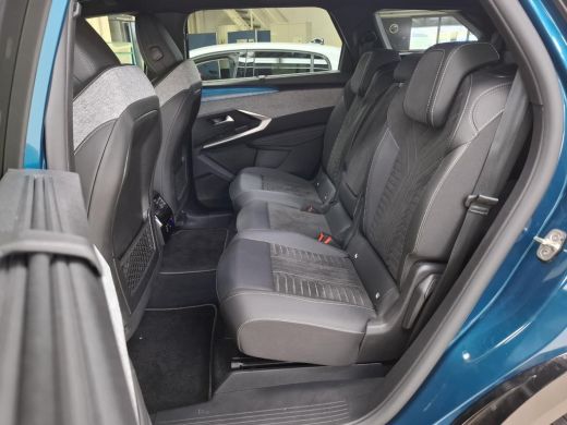 Peugeot e-5008 GT Avantage 73 kWh 7p | Fase 3 laden | SOH 97% | Luxe stoelen | Elektrische verstelbare stoelen |... ActivLease financial lease
