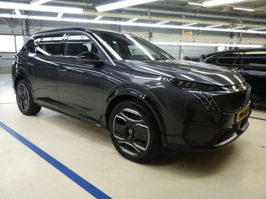 Peugeot e-5008 GT Exclusive 73 kWh 7p | Fase 3 laden | SOH 100% | Panorama/schuifdak | Lederen bekleding | Trekh... ActivLease financial lease