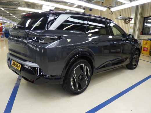 Peugeot e-5008 GT Exclusive 73 kWh 7p | Fase 3 laden | SOH 100% | Panorama/schuifdak | Lederen bekleding | Trekh... ActivLease financial lease