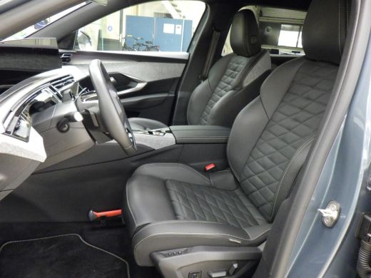 Peugeot e-5008 GT Exclusive 73 kWh 7p | Fase 3 laden | SOH 99% | Lederen bekleding | Massage | Trekhaak | 20 Inc... ActivLease financial lease