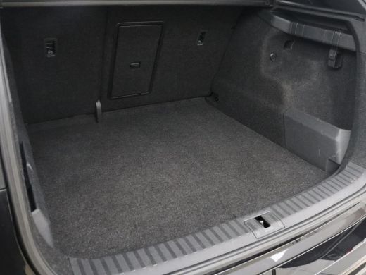 Skoda Enyaq iV | SOH 93,3% | Leder/alcantara | Stuur/stoel verwarming | Cruise control | Carplay | Camera | Park... ActivLease financial lease