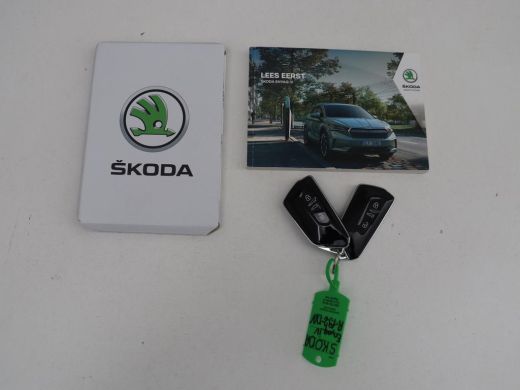 Skoda Enyaq iV | SOH 93,3% | Leder/alcantara | Stuur/stoel verwarming | Cruise control | Carplay | Camera | Park... ActivLease financial lease