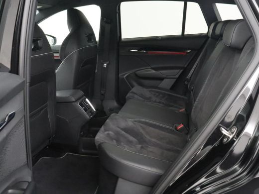 Skoda Enyaq iV | SOH 93,3% | Leder/alcantara | Stuur/stoel verwarming | Cruise control | Carplay | Camera | Park... ActivLease financial lease