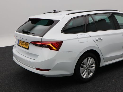 Skoda Octavia Combi 1.0 TSi 110 Pk Business Edition | Stoelverwarming | Adaptive Cruise | Navigatie | CarPlay |... ActivLease financial lease