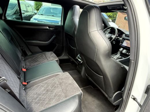 Skoda Superb Combi 1.4 TSI iV Sportline Business Panoramadak, Trekhaak ActivLease financial lease